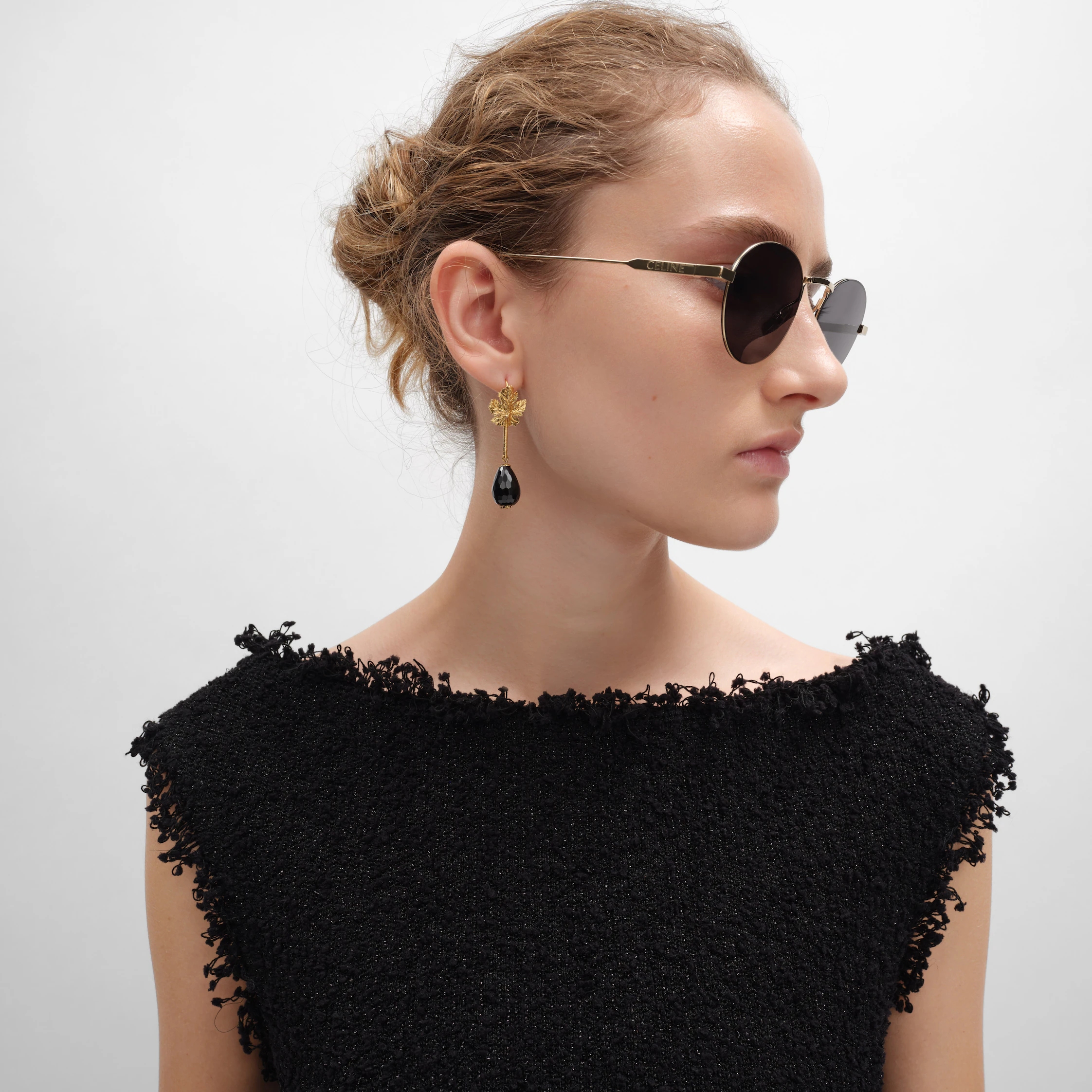 Green Thumb Leaf Earring in Onyx and Brass with Gold Finish