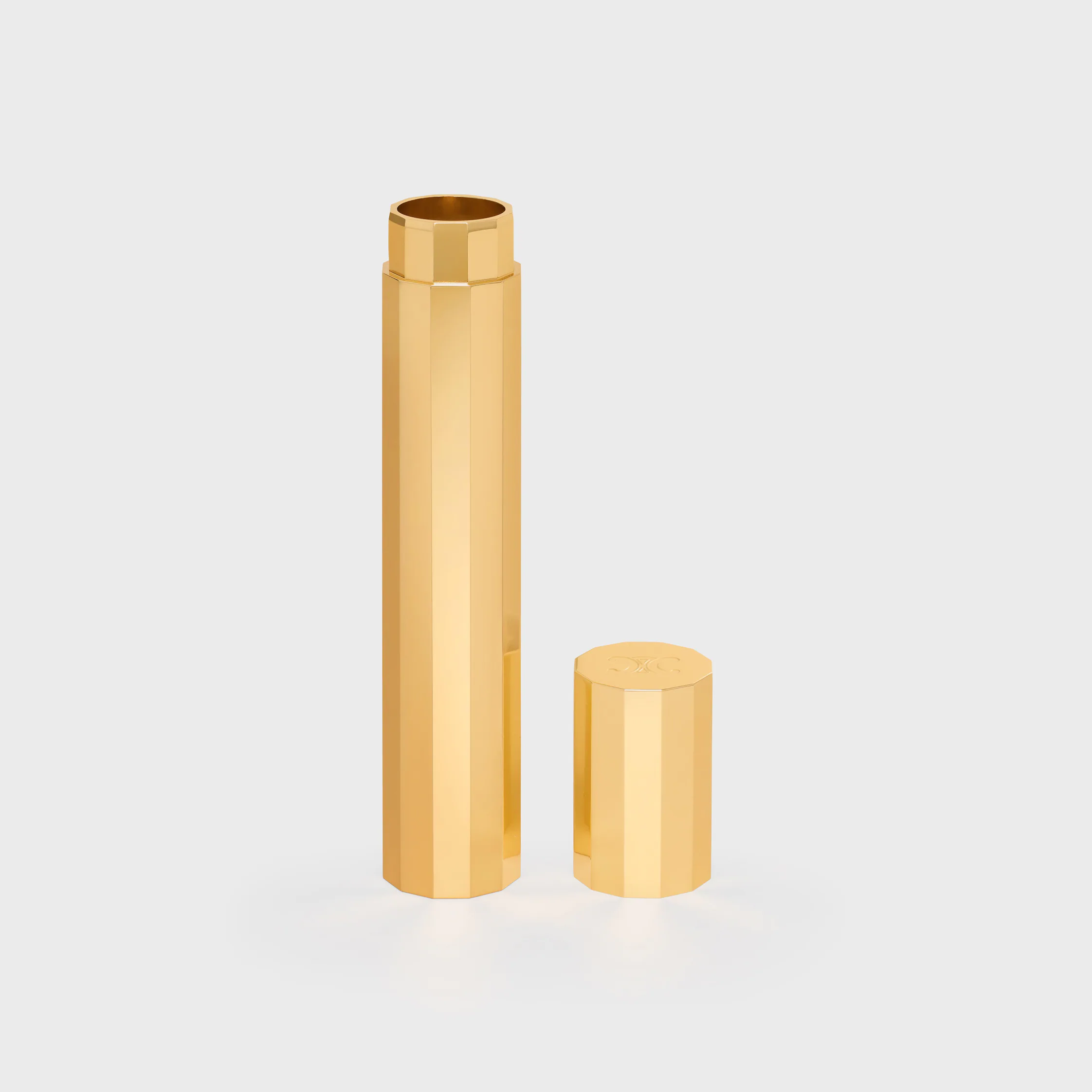 Toothbrush case in aluminium