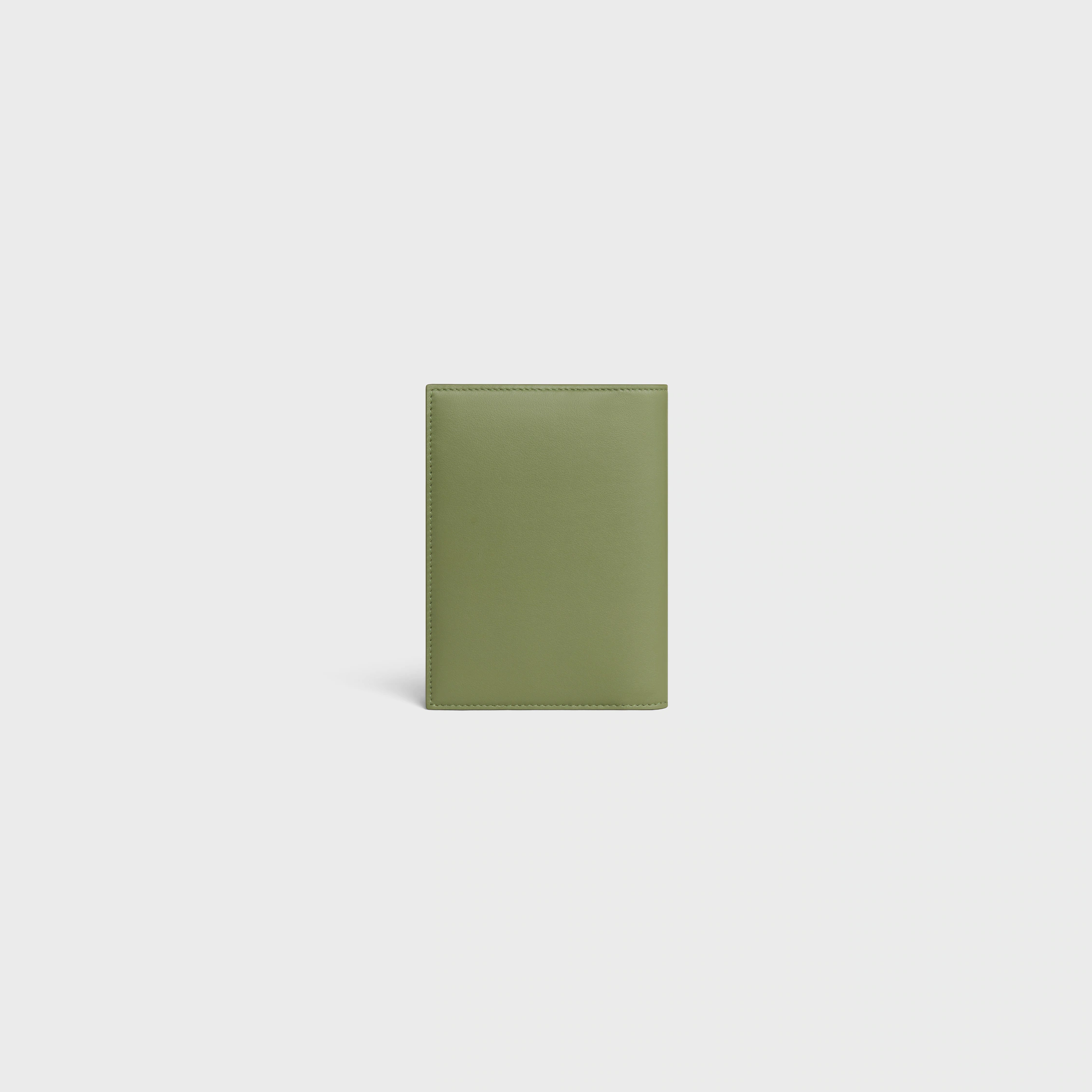PASSPORT COVER IN SMOOTH CALFSKIN