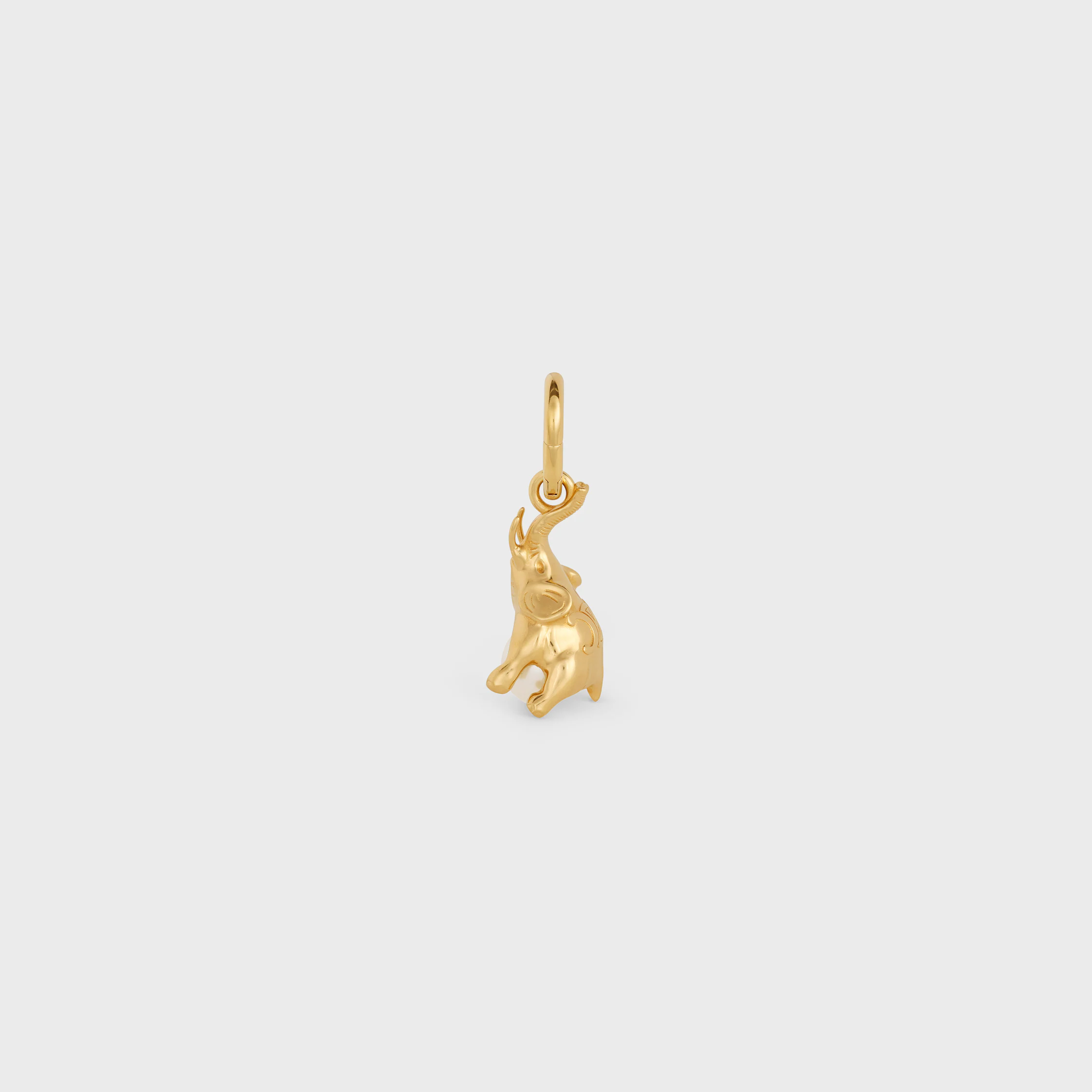 CHARMS ELEPHANT ON PEARL IN BRASS WITH GOLD FINISH AND RESIN PEARL
