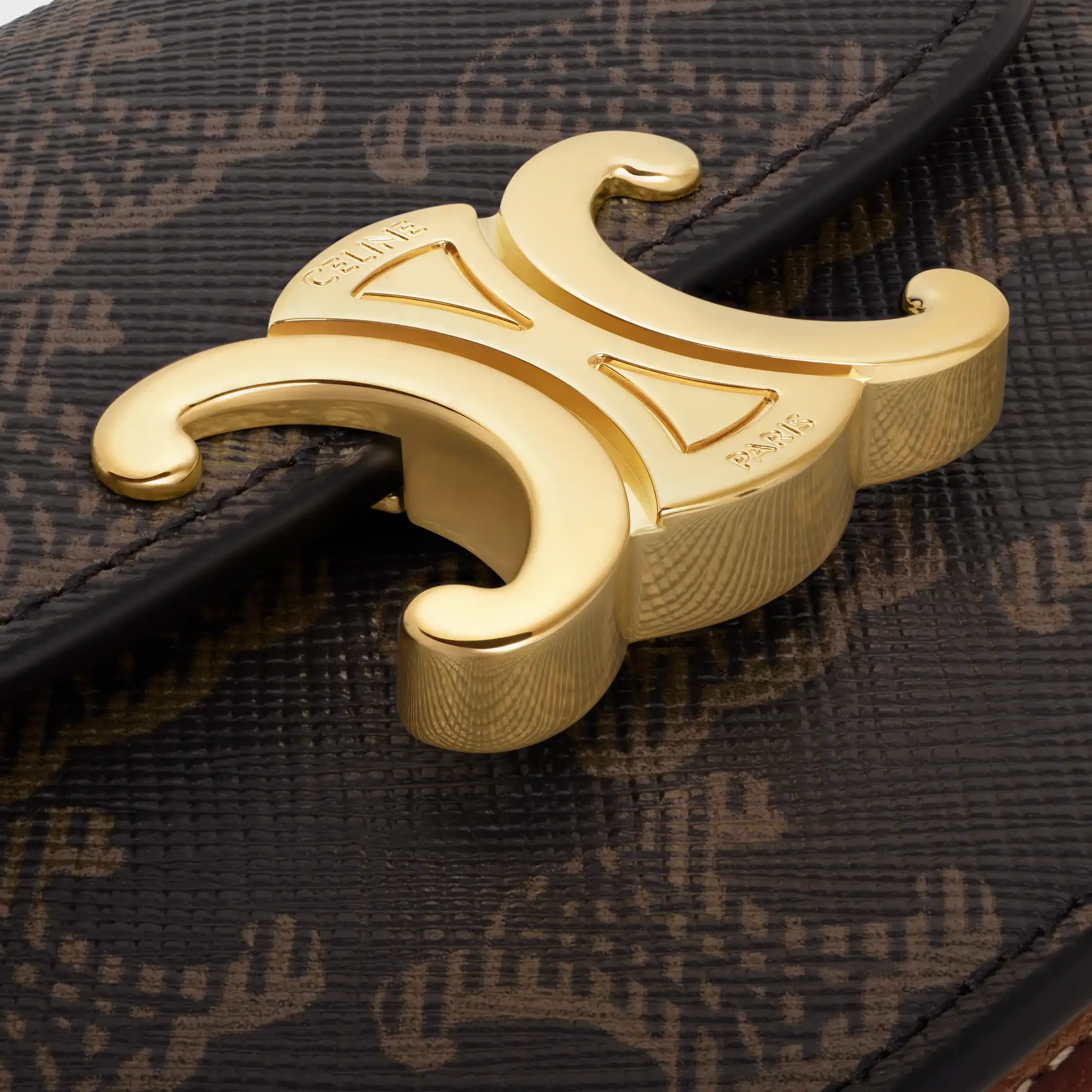 BUSINESS CARD HOLDER TRIOMPHE IN Triomphe Canvas AND Lambskin