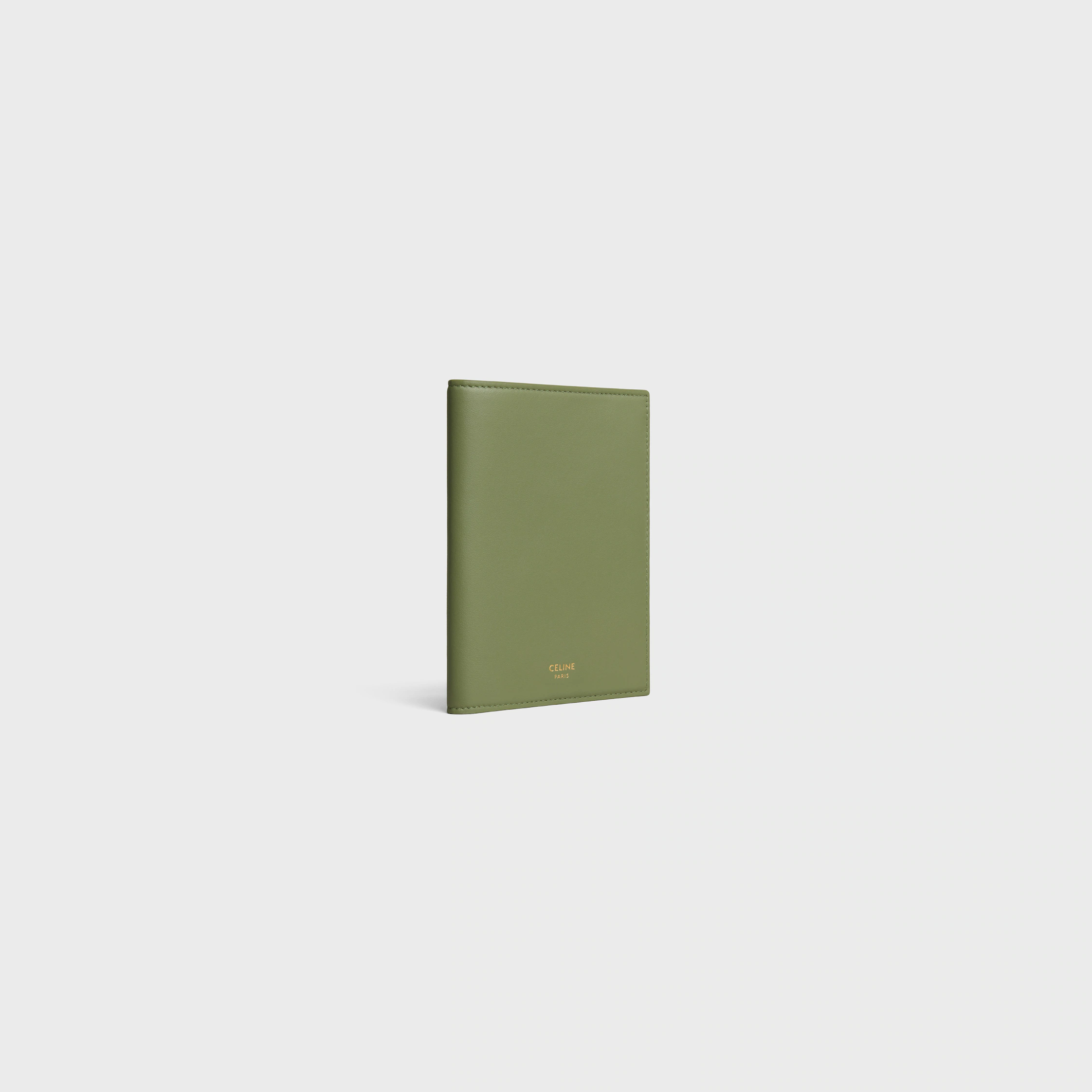 PASSPORT COVER IN SMOOTH CALFSKIN