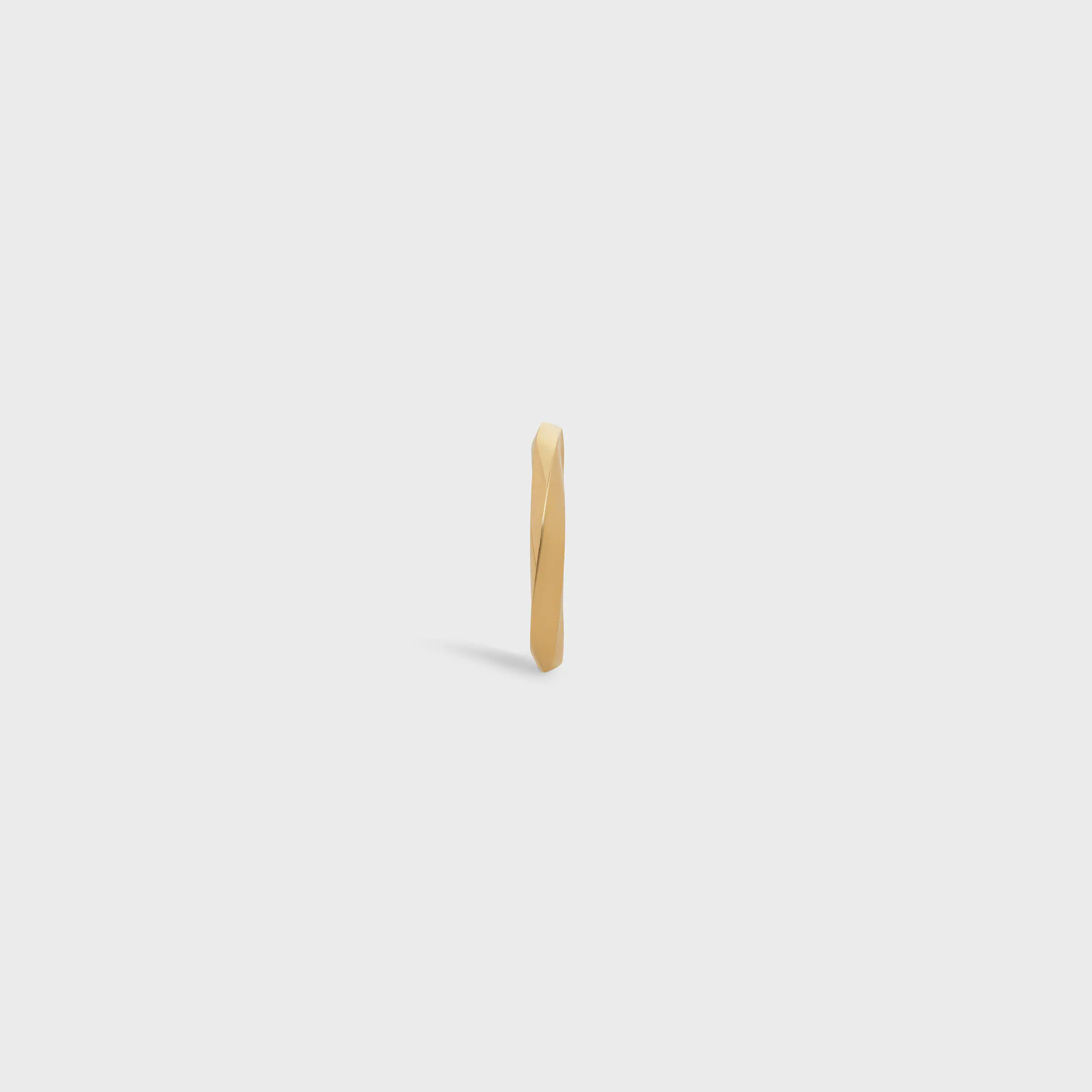 Torsion Ring in Yellow Gold