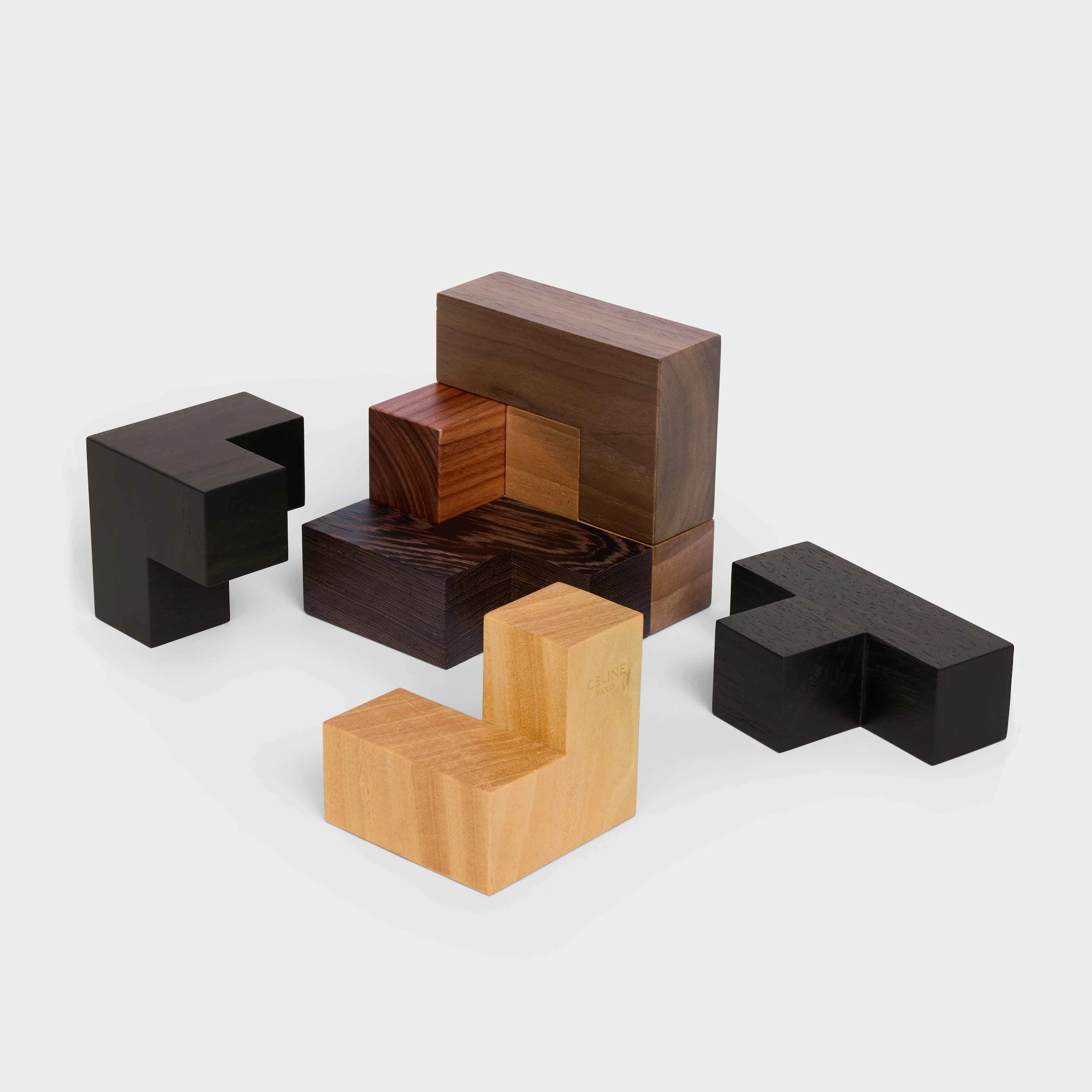Puzzle cube in wood and natural calfskin case