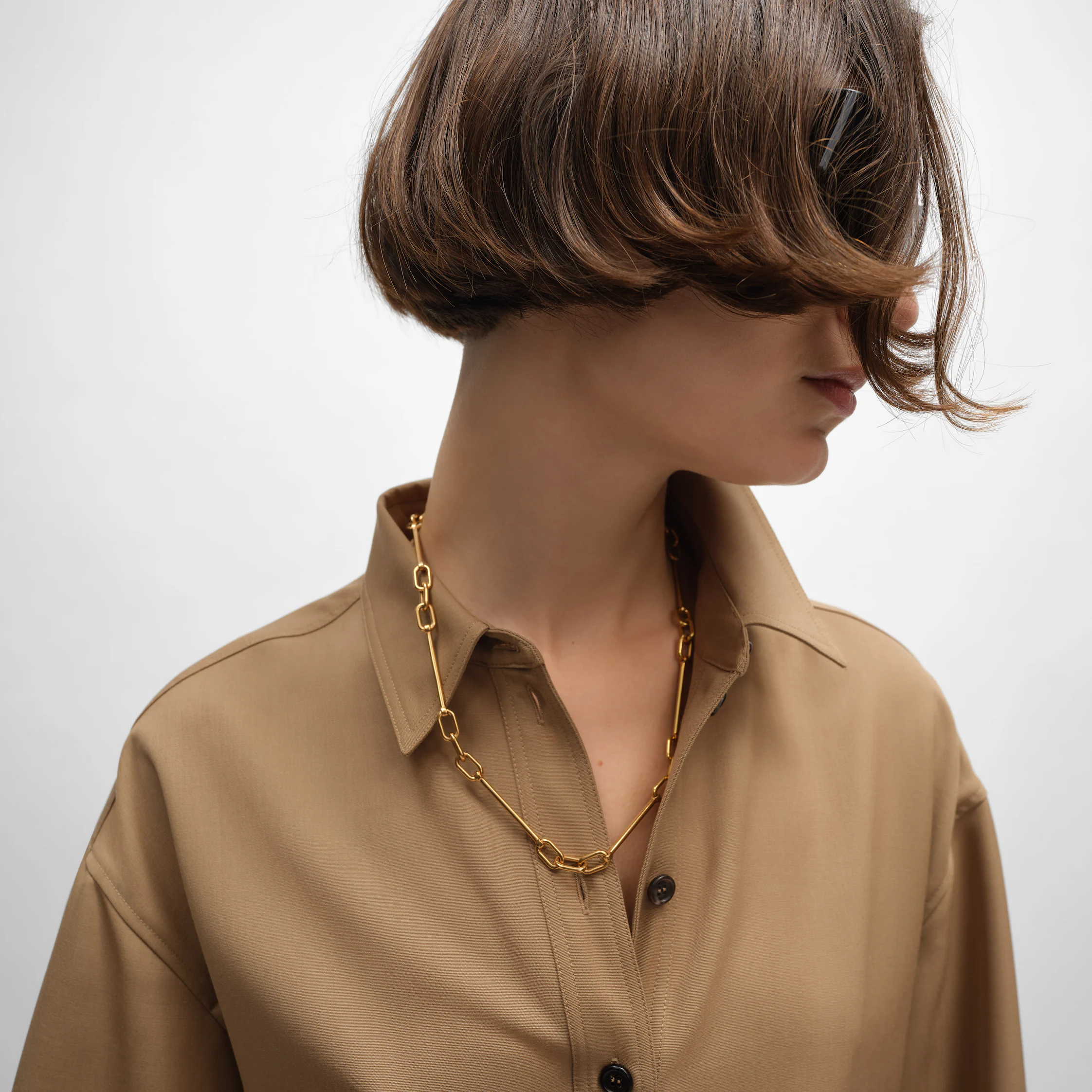 CHARMS NECKLACE IN BRASS WITH GOLD FINISH