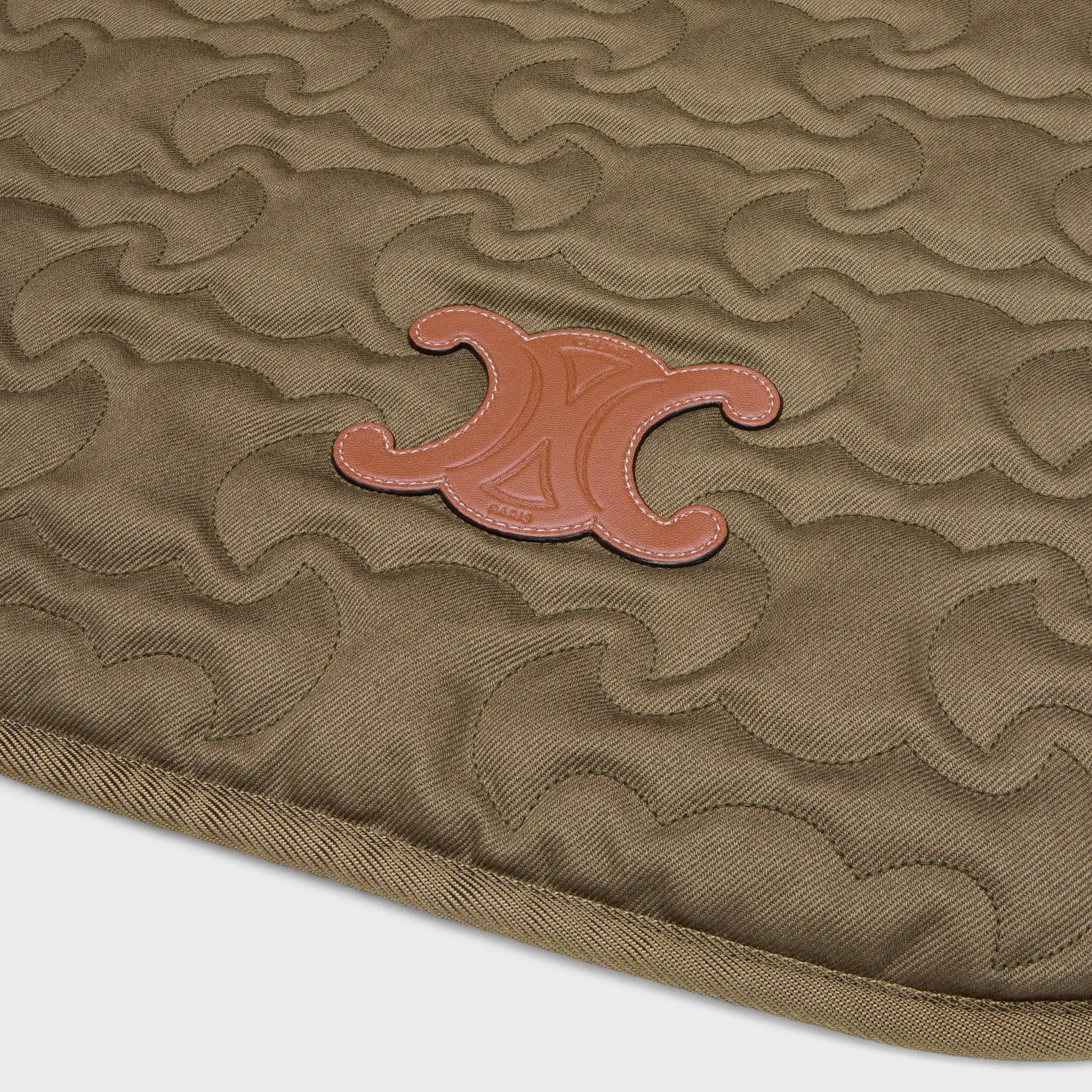 Dog blanket in quilted gabardine textile and wool