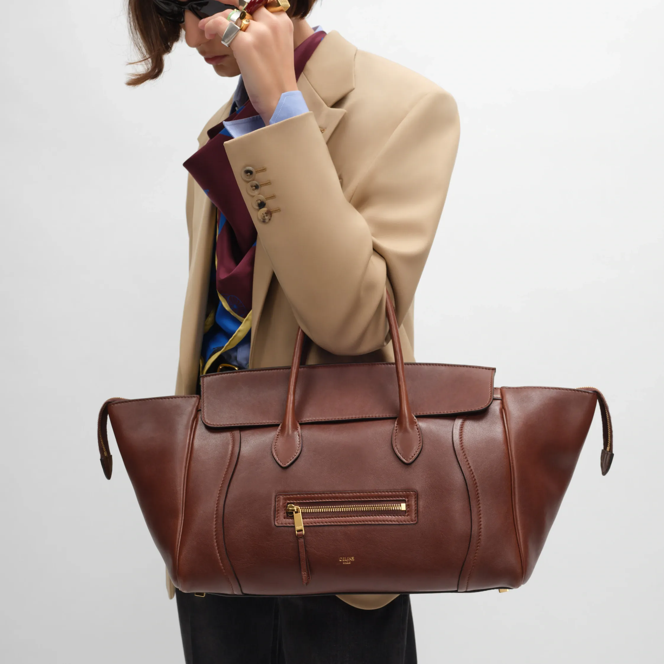 LUGGAGE IN SUPPLE SHINY LAMBSKIN