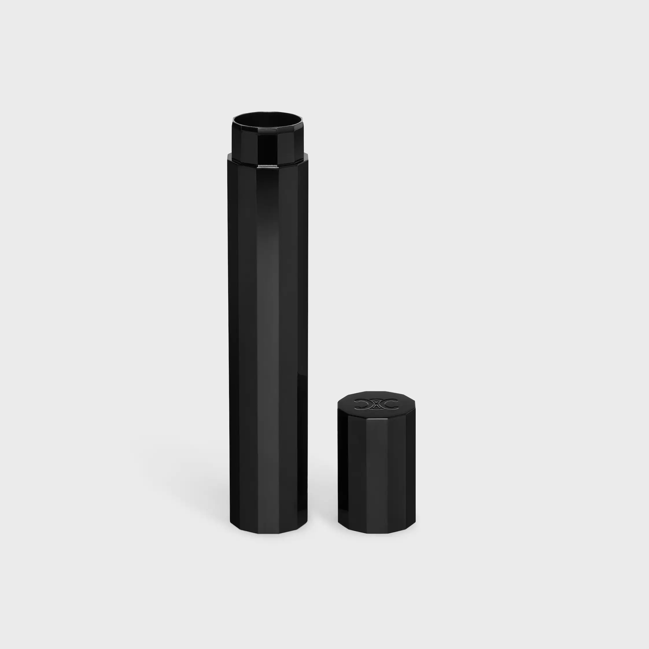 Toothbrush case in aluminium