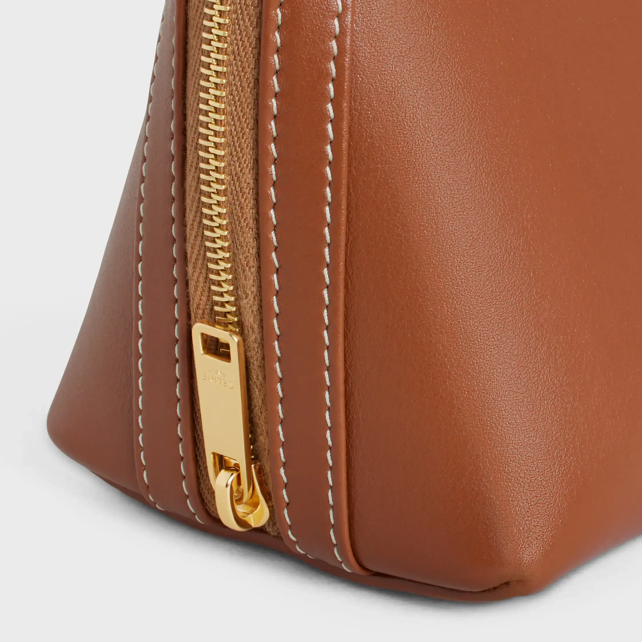 Clutch on Chain IN smooth calfskin