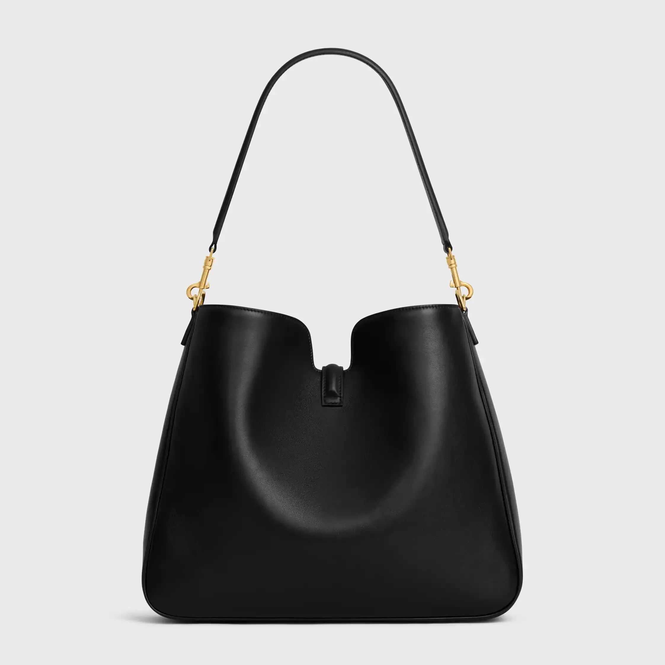 MEDIUM CAMILLE 16 SOFT BAG IN SMOOTH CALFSKIN